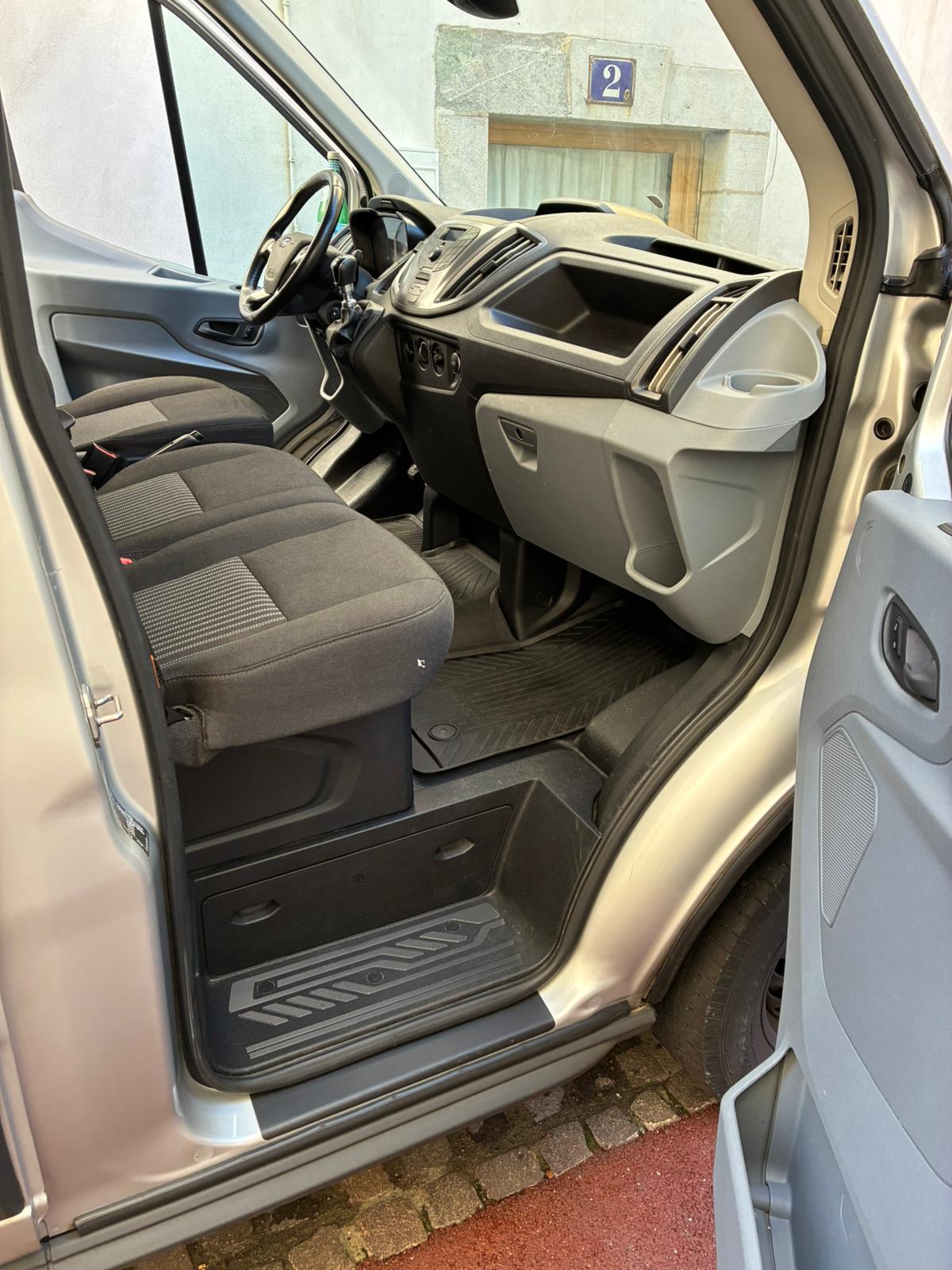 Utilitaire — habitacle complet - après