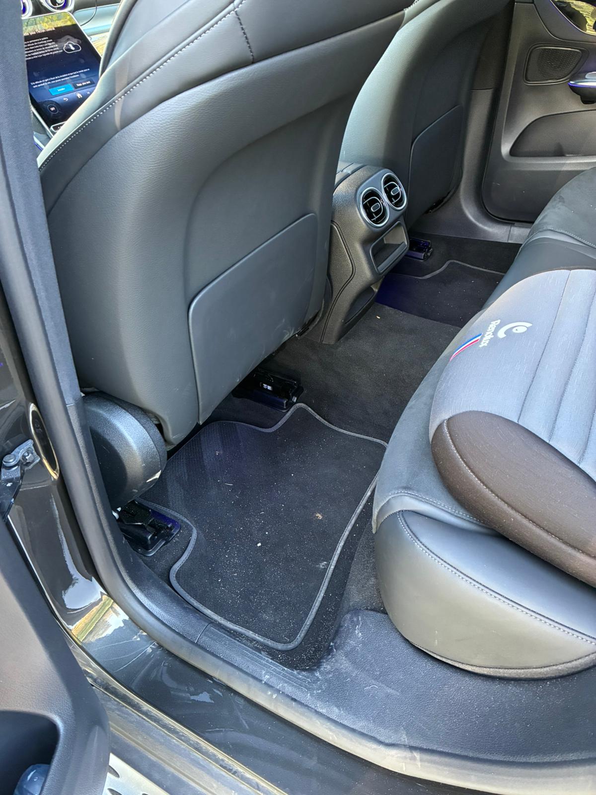 Mercedes — places arrière - avant